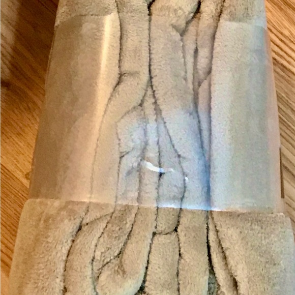 NWT! Super Soft Oversized 90”x90” Plush Blanket FULL / QUEEN Brownstone - Picture 10 of 10